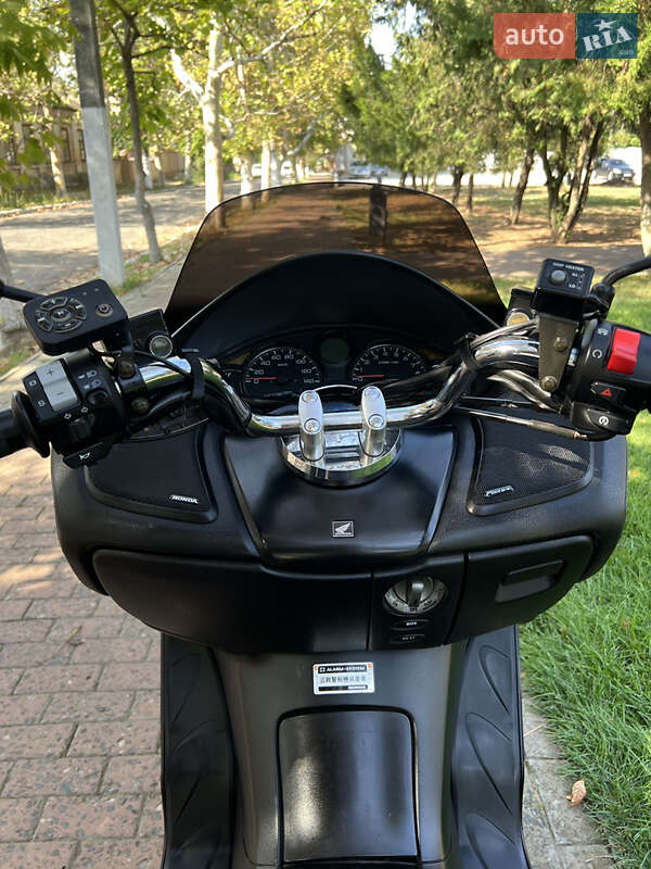 Максі-скутер Honda Forza 250 2004 в Білгороді-Дністровському