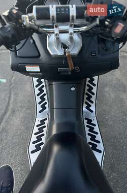 Макси-скутер Honda Forza 250 2003 в 
