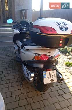 Макси-скутер Honda Forza 250 2011 в 