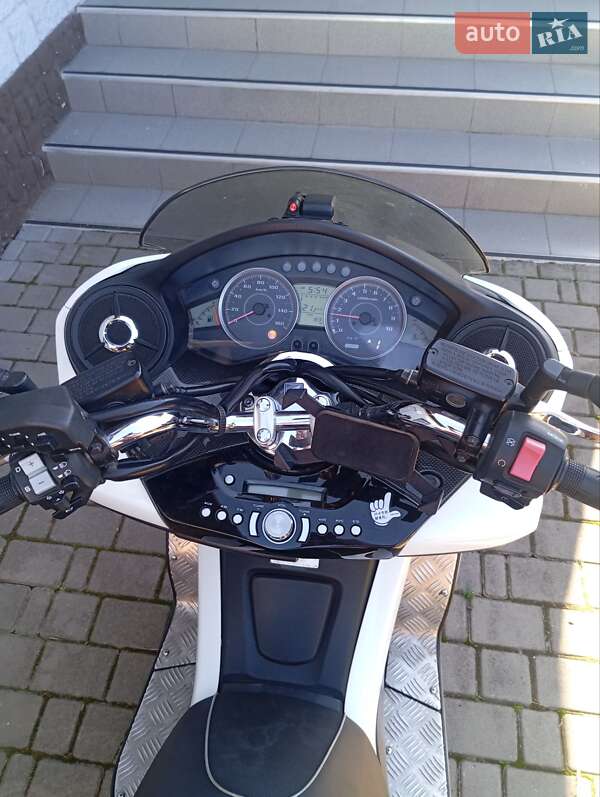Макси-скутер Honda Forza 250 2011 в Броварах