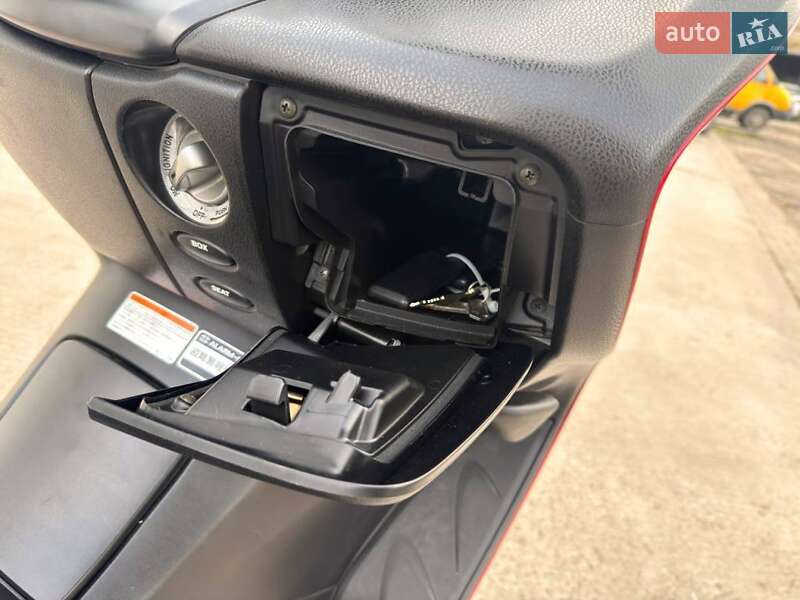 Макси-скутер Honda Forza 250 2004 в Черкассах фото 13 Макси-скутер Honda Forza 250 2004 в Черкассах