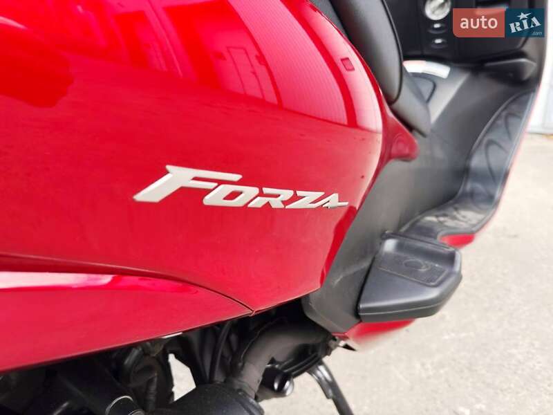 Макси-скутер Honda Forza 250 2004 в Черкассах фото 7 Макси-скутер Honda Forza 250 2004 в Черкассах