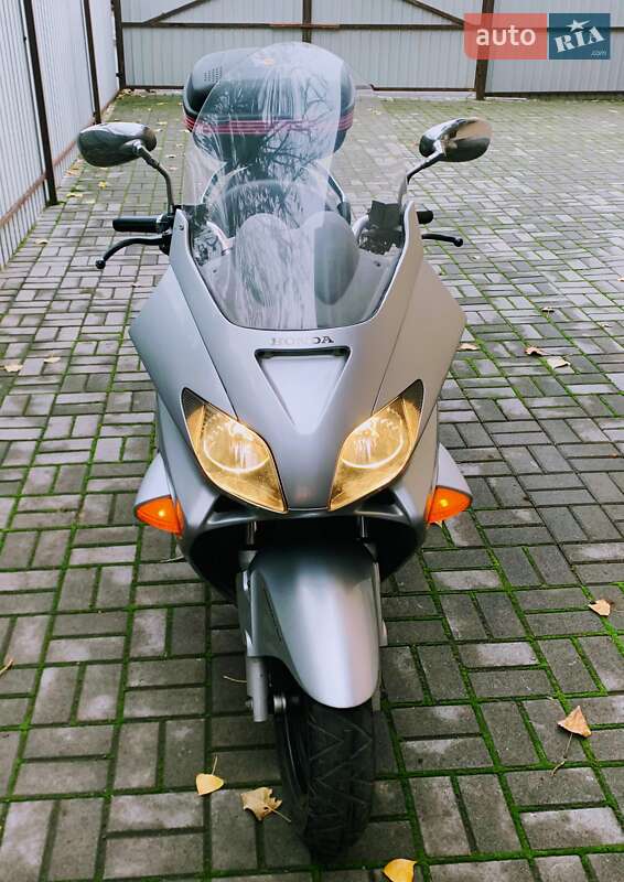 Максі-скутер Honda Forza 250 2003 в Дніпрі