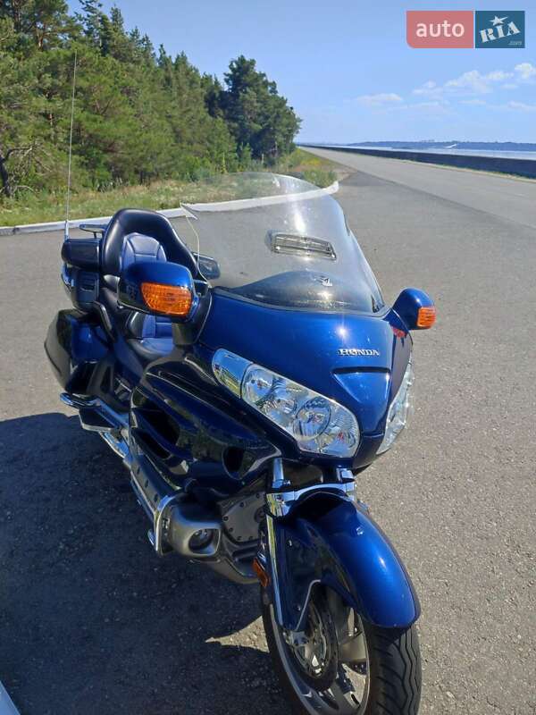 Мотоцикл Круізер Honda GL 1800 Gold Wing Tour 2006 в Остер фото 2 Мотоцикл Круізер Honda GL 1800 Gold Wing Tour 2006 в Остер