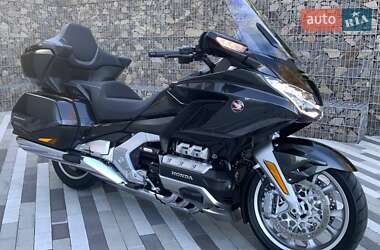 Мотоцикл Круизер Honda GL 1800 Gold Wing Tour 2021 в  фото 3 Мотоцикл Круизер Honda GL 1800 Gold Wing Tour 2021 в