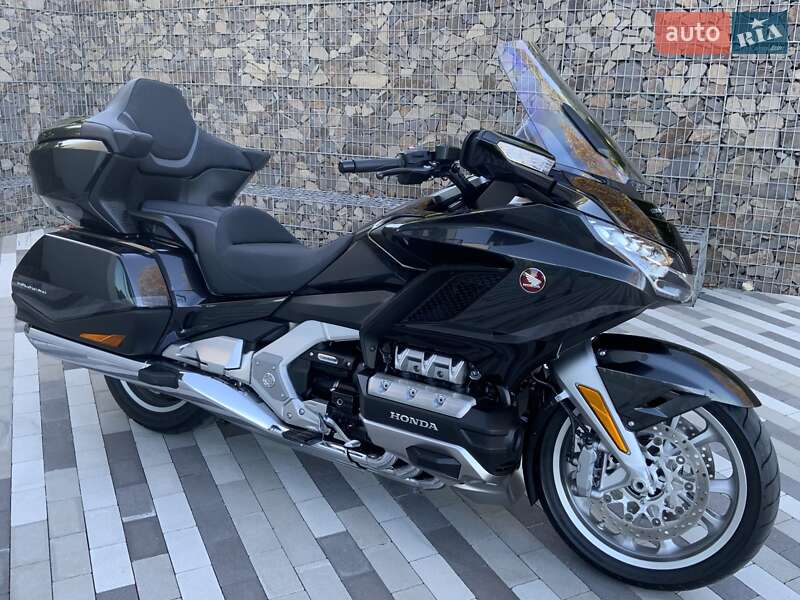 Мотоцикл Круизер Honda GL 1800 Gold Wing Tour 2021 в Ужгороде фото 4 Мотоцикл Круизер Honda GL 1800 Gold Wing Tour 2021 в Ужгороде