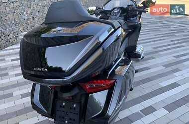 Мотоцикл Круизер Honda GL 1800 Gold Wing Tour 2021 в  фото 22 Мотоцикл Круизер Honda GL 1800 Gold Wing Tour 2021 в
