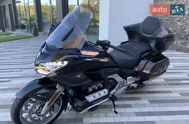 Мотоцикл Круизер Honda GL 1800 Gold Wing Tour 2021 в  фото 11 Мотоцикл Круизер Honda GL 1800 Gold Wing Tour 2021 в