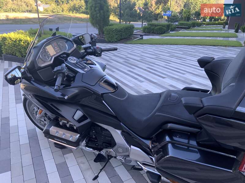Мотоцикл Круизер Honda GL 1800 Gold Wing Tour 2021 в Ужгороде фото 15 Мотоцикл Круизер Honda GL 1800 Gold Wing Tour 2021 в Ужгороде