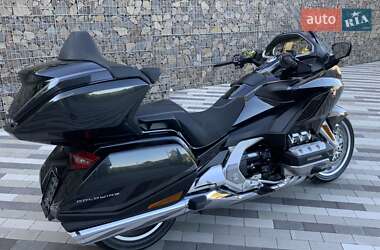Мотоцикл Круизер Honda GL 1800 Gold Wing Tour 2021 в  фото 17 Мотоцикл Круизер Honda GL 1800 Gold Wing Tour 2021 в