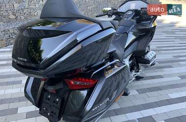 Мотоцикл Круизер Honda GL 1800 Gold Wing Tour 2021 в  фото 20 Мотоцикл Круизер Honda GL 1800 Gold Wing Tour 2021 в