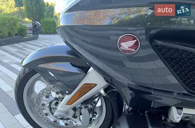 Мотоцикл Круизер Honda GL 1800 Gold Wing Tour 2021 в  фото 38 Мотоцикл Круизер Honda GL 1800 Gold Wing Tour 2021 в