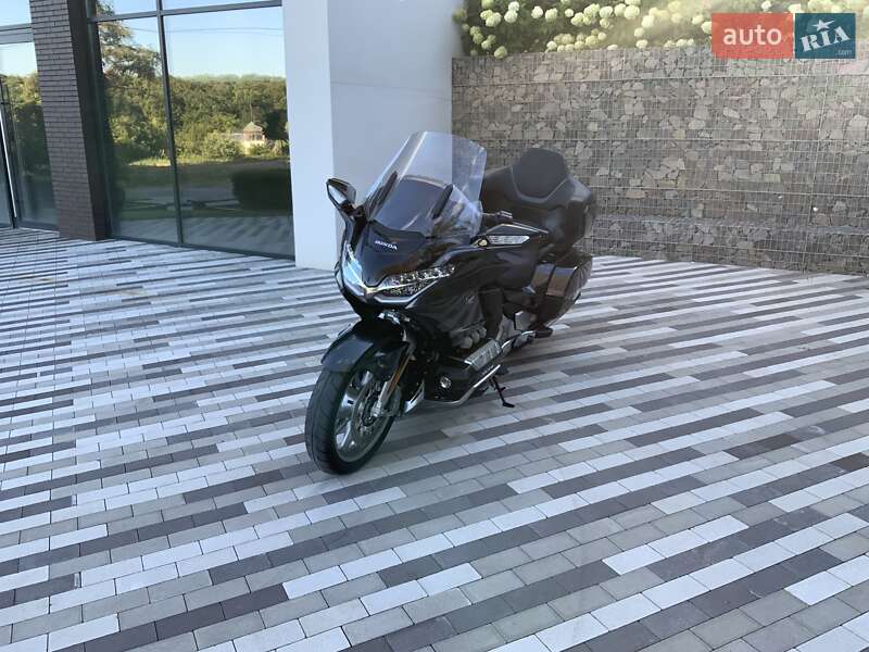 Мотоцикл Круизер Honda GL 1800 Gold Wing Tour 2021 в Ужгороде фото 26 Мотоцикл Круизер Honda GL 1800 Gold Wing Tour 2021 в Ужгороде