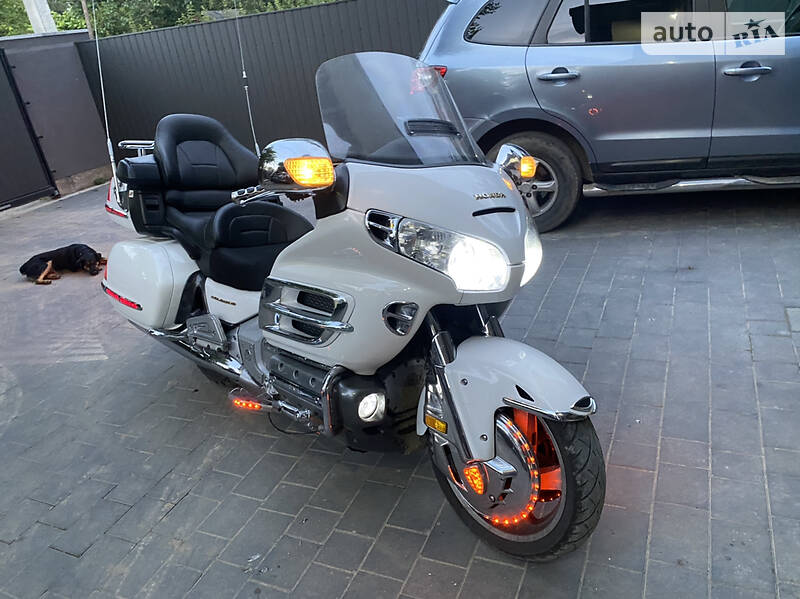 Мотоцикл Круизер Honda GL 1800 Gold Wing 2004 в 