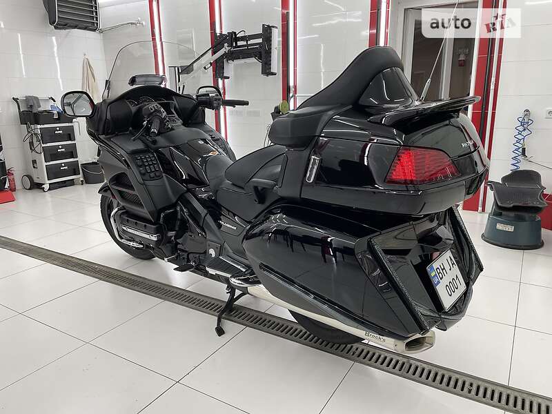 Мотоцикл Туризм Honda GL 1800 Gold Wing 2015 в 