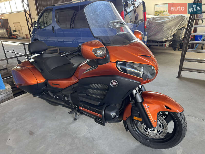 Honda GL 1800 Gold Wing 2013 Honda GL 1800 Gold Wing 2013