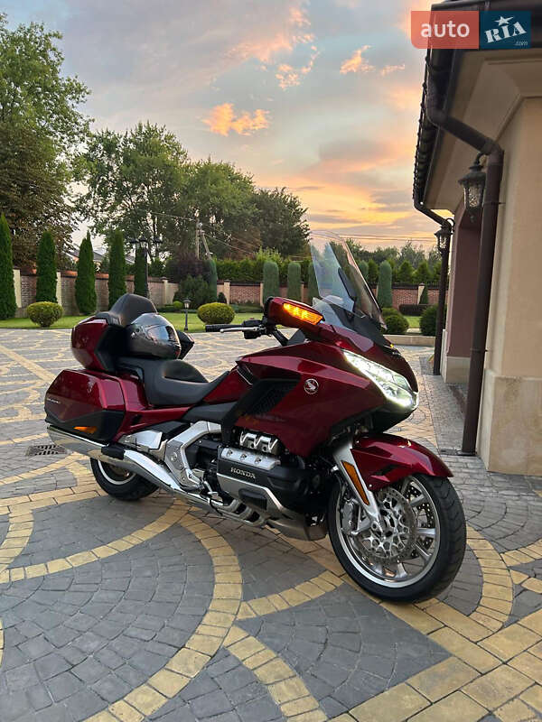 Мотоцикл Туризм Honda GL 1800 Gold Wing 2018 в 