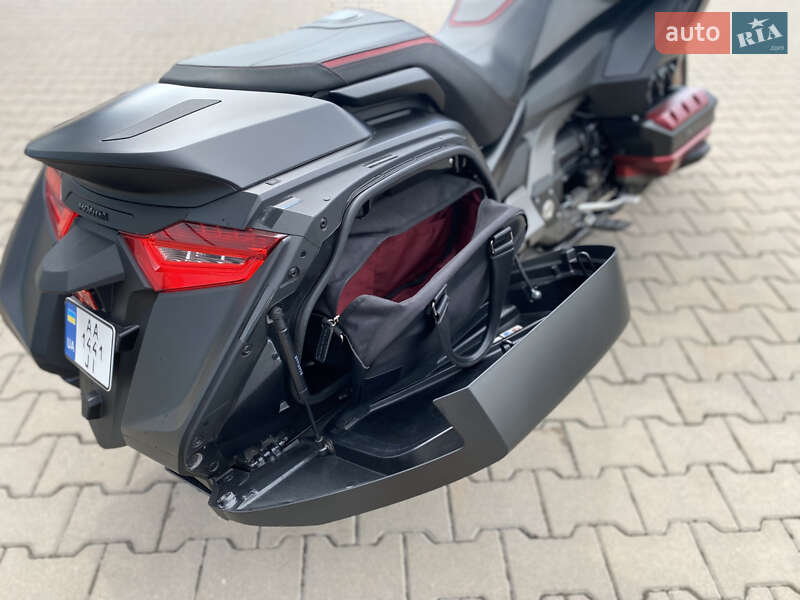 Мотоцикл Круизер Honda GL 1800 Gold Wing 2020 в Киеве фото 9 Мотоцикл Круизер Honda GL 1800 Gold Wing 2020 в Киеве