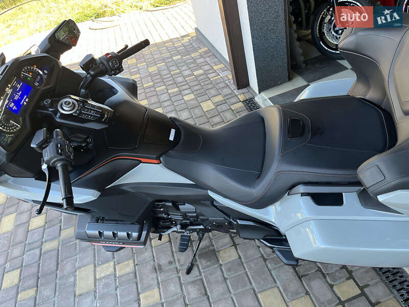 Мотоцикл Круизер Honda GL 1800 Gold Wing 2021 в Днепре фото 5 Мотоцикл Круизер Honda GL 1800 Gold Wing 2021 в Днепре