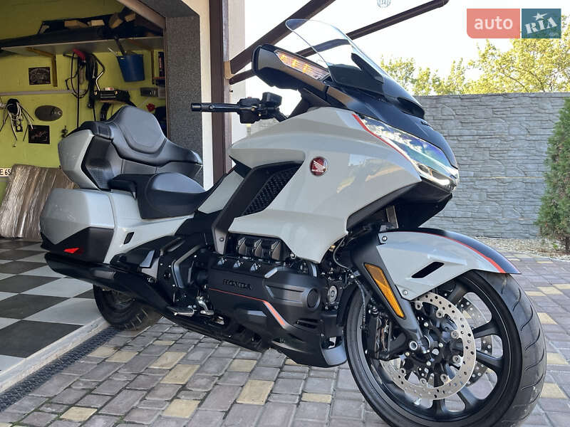 Мотоцикл Круизер Honda GL 1800 Gold Wing 2021 в Днепре фото 8 Мотоцикл Круизер Honda GL 1800 Gold Wing 2021 в Днепре