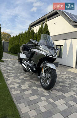 Мотоцикл Туризм Honda GL 1800 Gold Wing 2023 в 