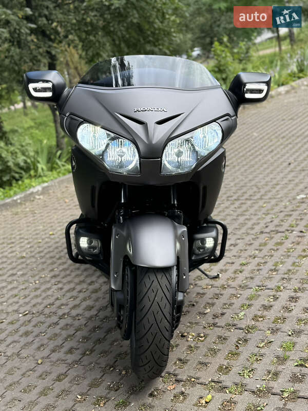 Мотоцикл Круизер Honda Gold Wing F6B 2013 в Киеве фото 8 Мотоцикл Круизер Honda Gold Wing F6B 2013 в Киеве