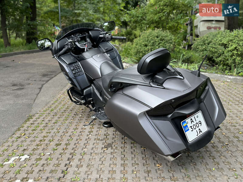 Мотоцикл Круизер Honda Gold Wing F6B 2013 в Киеве фото 10 Мотоцикл Круизер Honda Gold Wing F6B 2013 в Киеве