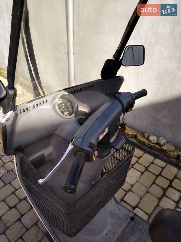 Скутеры с кабиной Honda Gyro Canopy 1987 в Шептицькому
