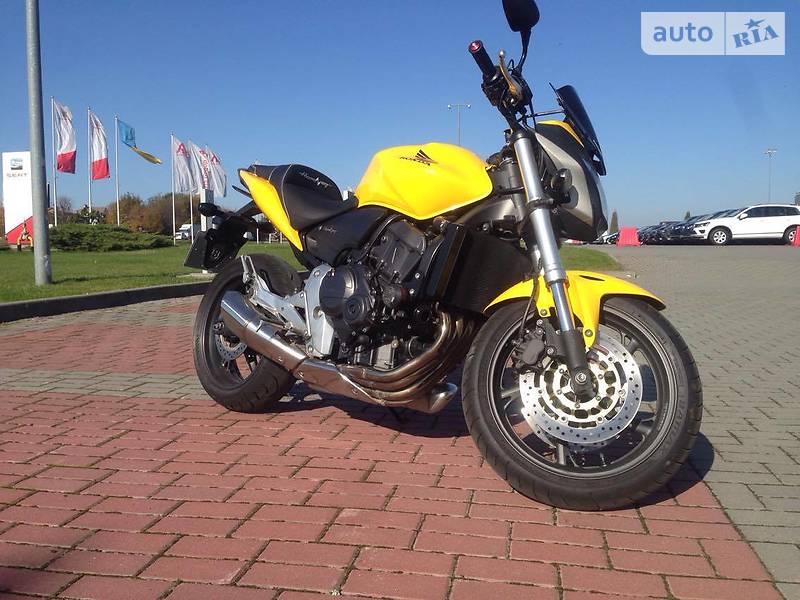 Honda HORNET 2011 року