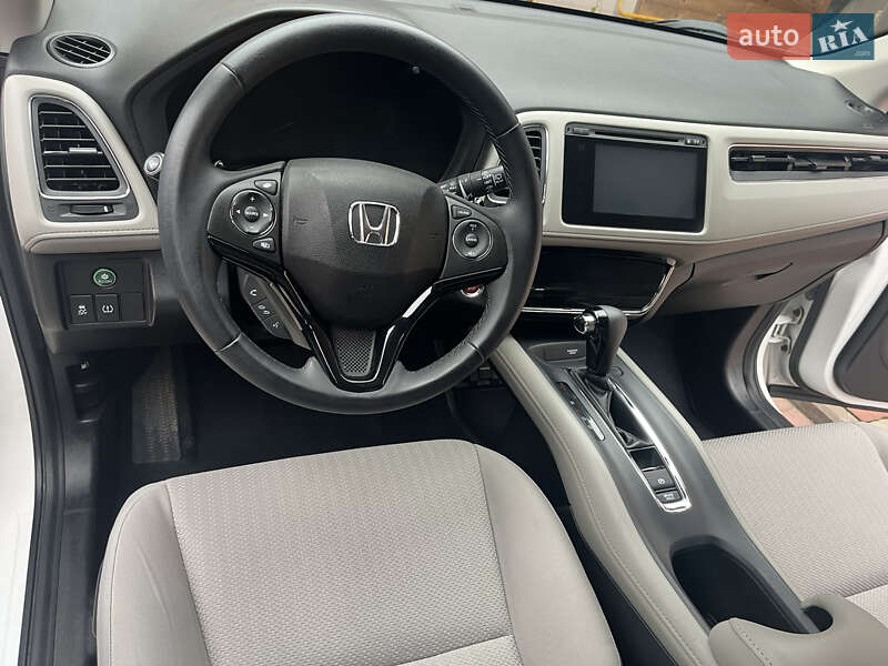 Позашляховик / Кросовер Honda HR-V 2015 в Вінниці
