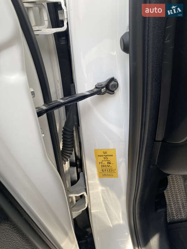 Позашляховик / Кросовер Honda HR-V 2015 в Вараші