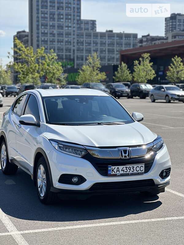 Внедорожник / Кроссовер Honda HR-V 2020 в Киеве