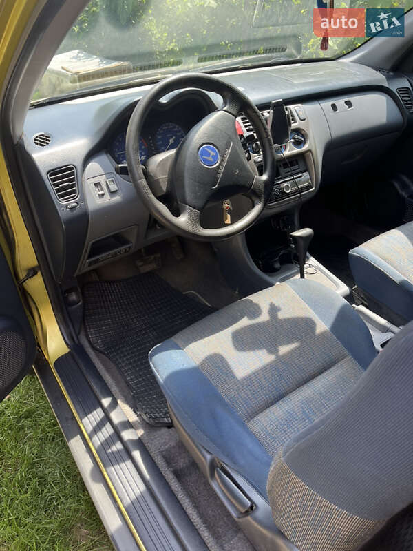 Позашляховик / Кросовер Honda HR-V 1999 в Ужгороді