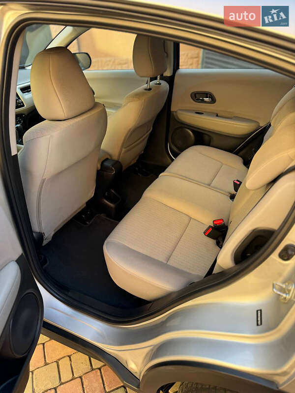 Внедорожник / Кроссовер Honda HR-V 2016 в Ужгороде