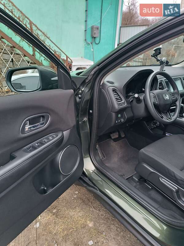 Внедорожник / Кроссовер Honda HR-V 2018 в Сумах