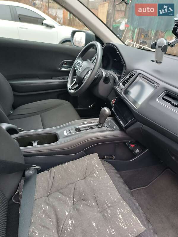 Внедорожник / Кроссовер Honda HR-V 2018 в Сумах