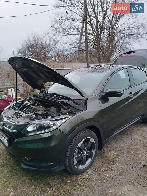 Внедорожник / Кроссовер Honda HR-V 2018 в Сумах
