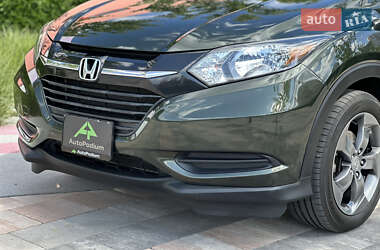 Позашляховик / Кросовер Honda HR-V 2018 в 