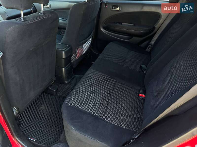 Внедорожник / Кроссовер Honda HR-V 2004 в Николаеве