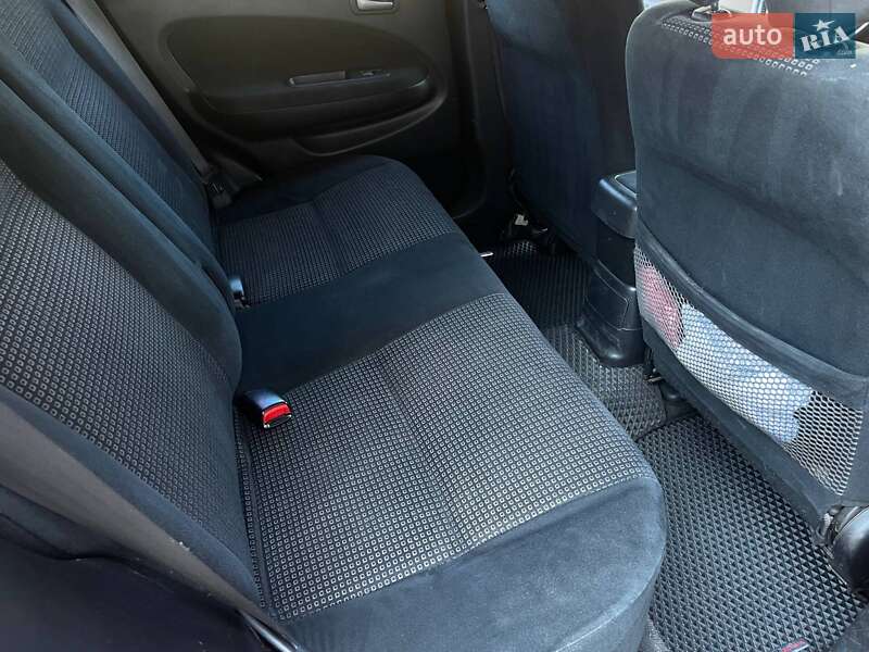 Внедорожник / Кроссовер Honda HR-V 2004 в Николаеве