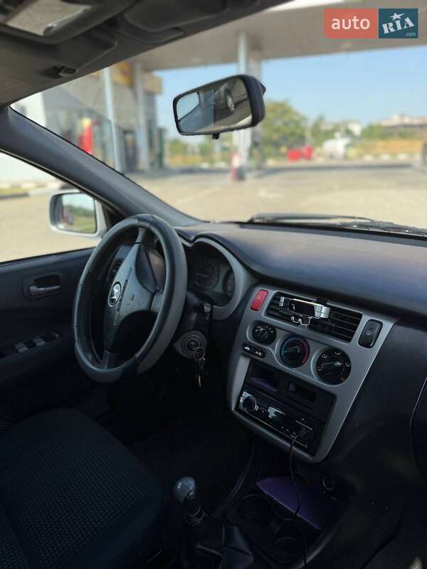 Внедорожник / Кроссовер Honda HR-V 2003 в Коблеве