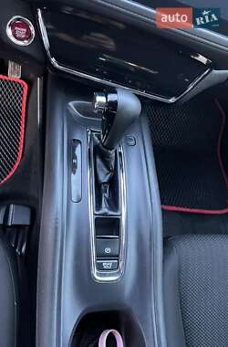 Позашляховик / Кросовер Honda HR-V 2017 в 