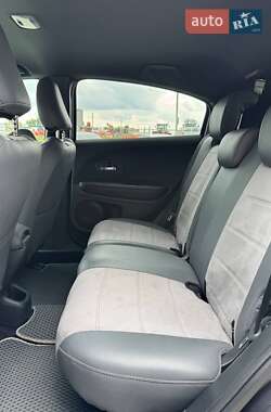 Внедорожник / Кроссовер Honda HR-V 2021 в 