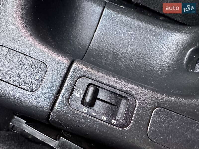 Позашляховик / Кросовер Honda HR-V 2005 в Одесі фото 37 Позашляховик / Кросовер Honda HR-V 2005 в Одесі