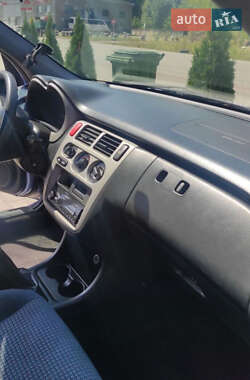 Внедорожник / Кроссовер Honda HR-V 2002 в 