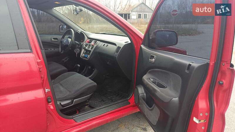 Внедорожник / Кроссовер Honda HR-V 2005 в Кролевце