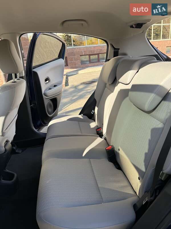 Внедорожник / Кроссовер Honda HR-V 2015 в Киеве фото 9 Внедорожник / Кроссовер Honda HR-V 2015 в Киеве