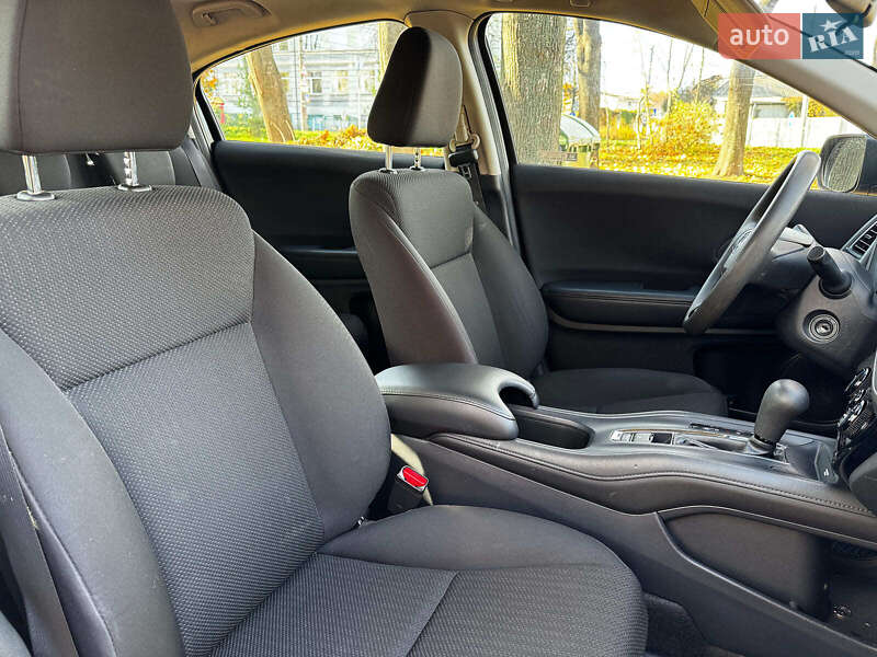 Внедорожник / Кроссовер Honda HR-V 2018 в Киеве