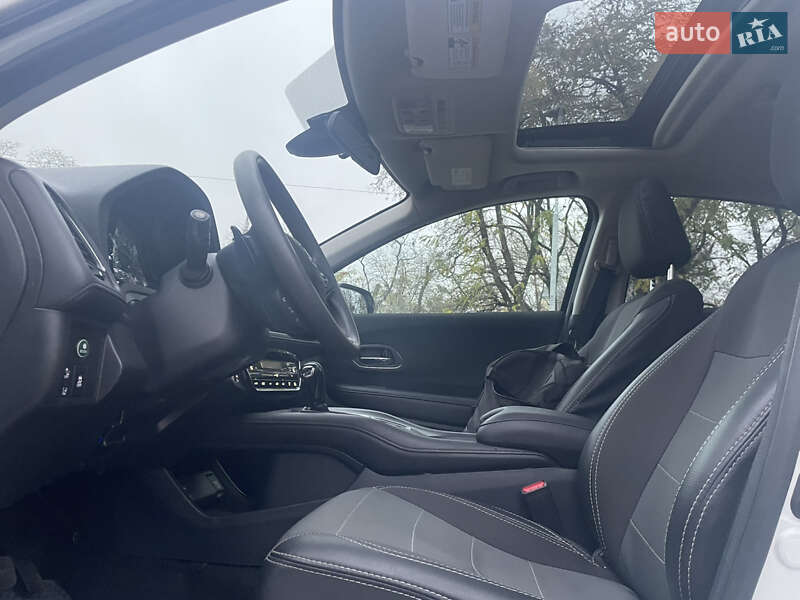 Внедорожник / Кроссовер Honda HR-V 2021 в Киеве