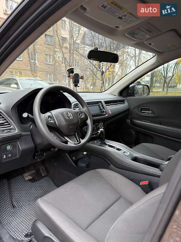 Внедорожник / Кроссовер Honda HR-V 2019 в Киеве